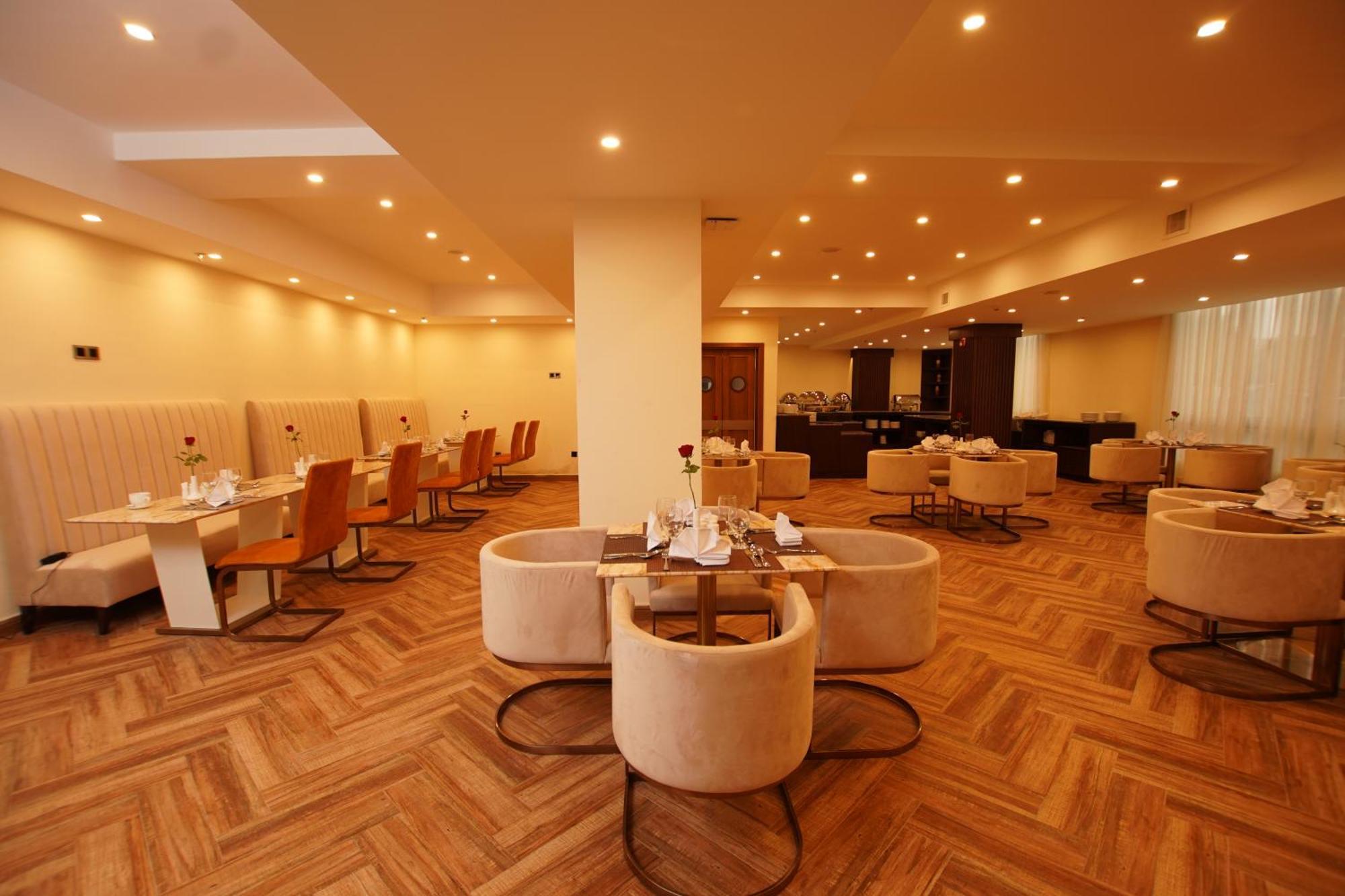 Best Western Premier Dynasty Αντίς Αμπέμπα Εξωτερικό φωτογραφία